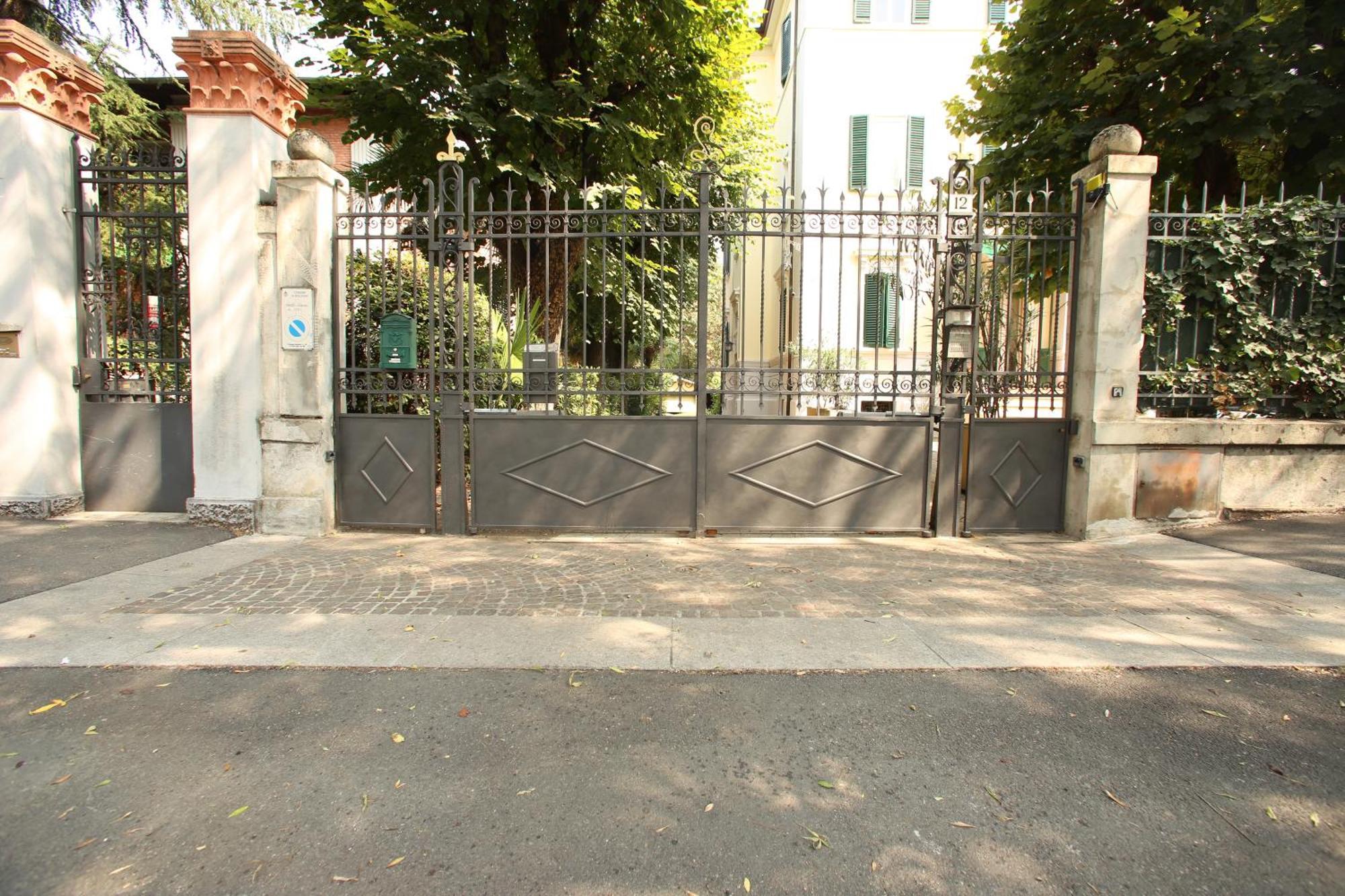 Getthekey Alberti Bologna Bagian luar foto